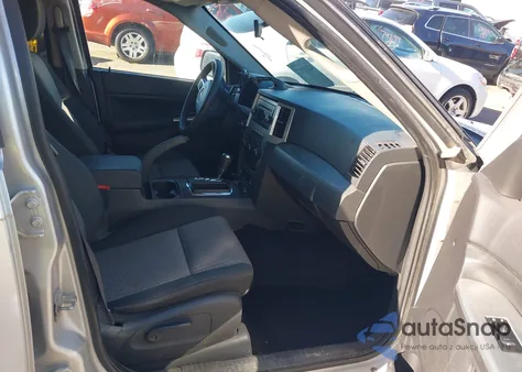 2008 Jeep Grand Cherokee Laredo z USA, uszkodzony, nr VIN 1J8GR48K78C225617